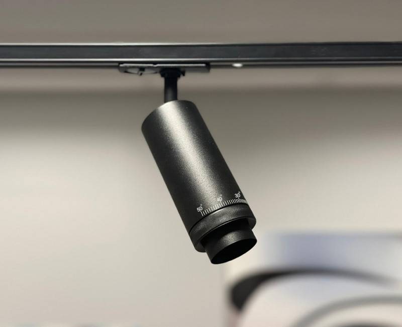 Светильник на шине ITALLINE IT02-021 black 3000K