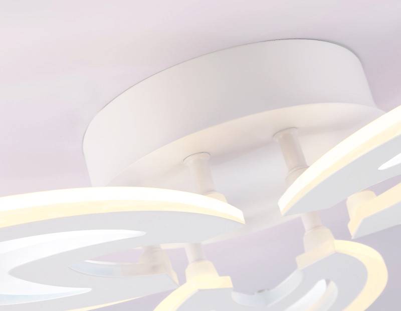 Накладная люстра Ambrella Light FA4545