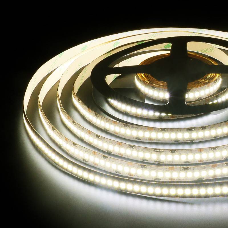 Лента Elektrostandard 2835 12V 240Led 16W IP65 / дневной белый