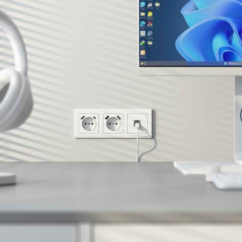 Розетка Werkel W1171761/ Розетка с заземлением, шторками и USB ти