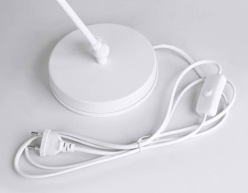 Настольная лампа Ambrella Light TR8152